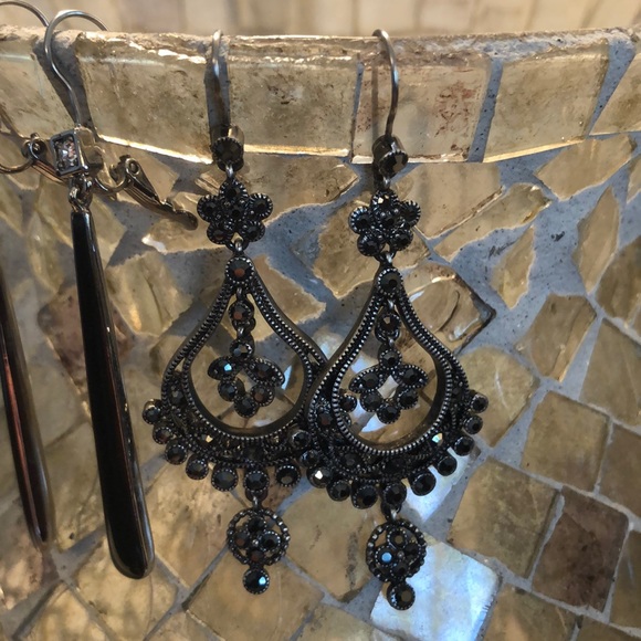 Earring set - Picture 2 of 3